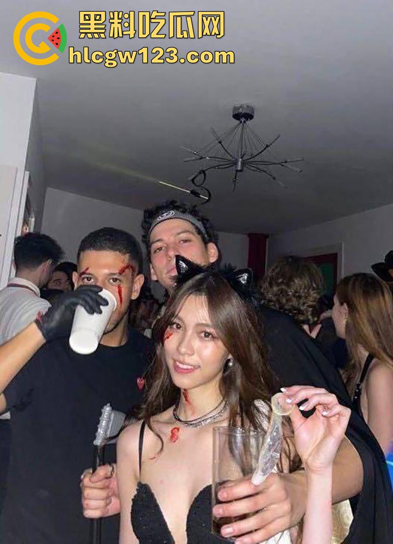 澳洲留学骚逼【姜婷】,在国内装白富美,到国外秒变母狗,跪舔洋屌群交淫乱,屁股都打红了!-1