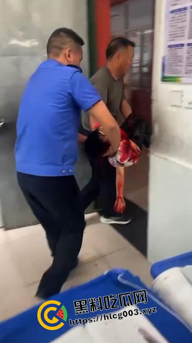 大瓜速递!江西贵溪特大伤人案现场视频流出 暴徒闯进校园狂杀老师和学生 血腥慎入-4