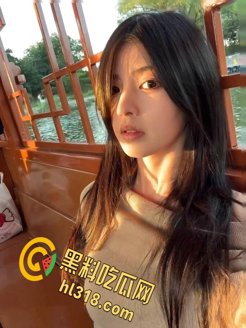 极品御姐【fabjous】,戴眼罩被男友全程录下,吃肉棒的样子太诱人,黑丝浴室被后入爆操 !-4