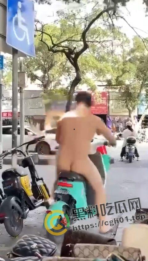 裸奔就是艺术！武汉万科女子裸奔 南宁多起裸奔 裸奔年年有 今年特别多啊-10