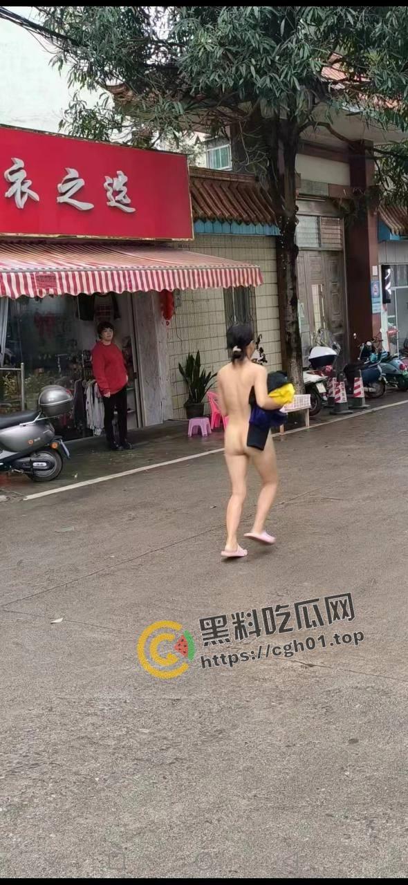 裸奔就是艺术！武汉万科女子裸奔 南宁多起裸奔 裸奔年年有 今年特别多啊-15