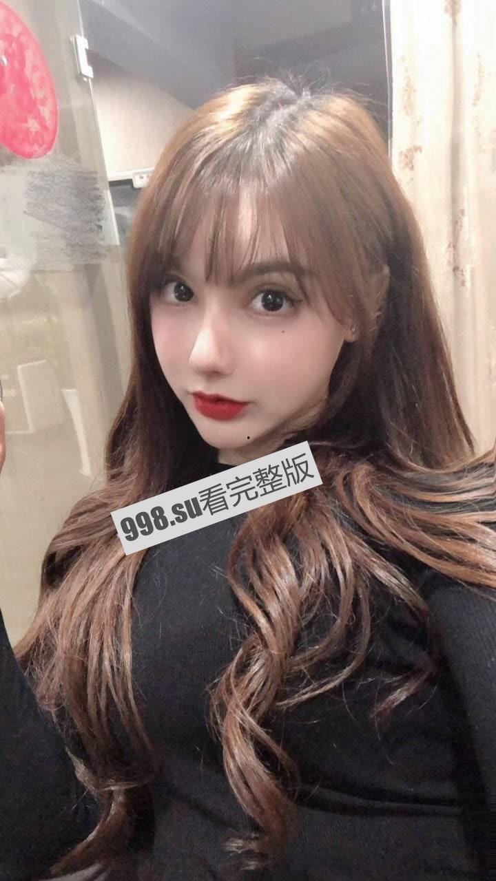 武汉大学新闻传播学李依玲 约炮视频被男方随意流传-1