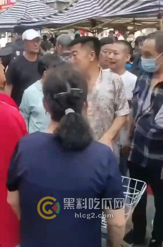 辽宁沈阳天山路亚明市场灭门惨案!争夺摊位引发血案,女儿帮忙卖菜竟成牺牲品!-5