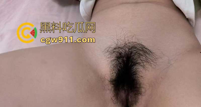 河北18岁高中女生自慰视频曝光,可爱身体被调教得一碰就出水,教室大胆自慰逼毛浓密骚水多,反差小母狗!-5