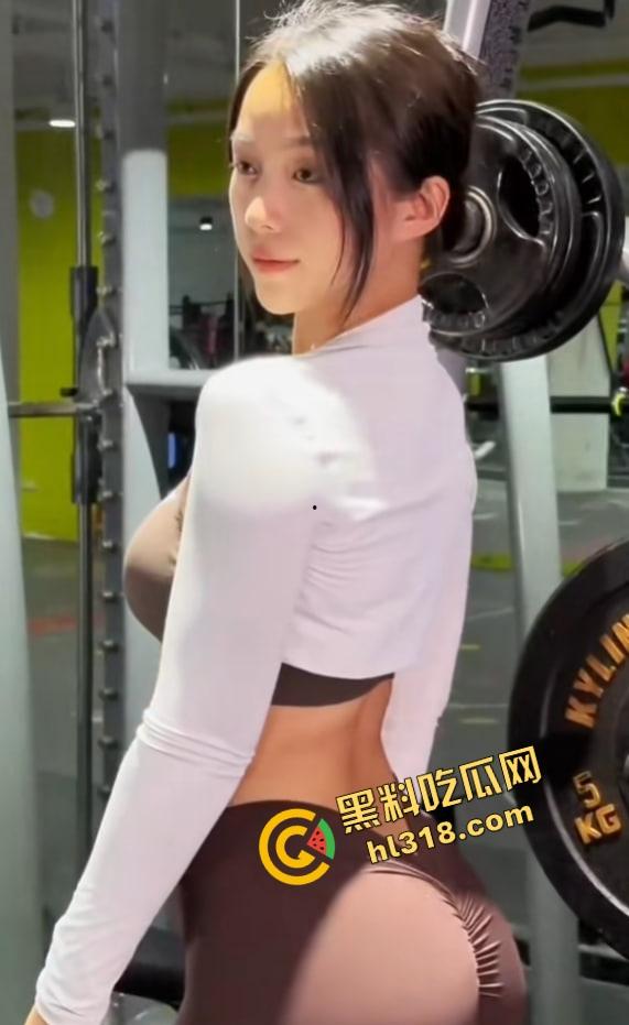 健身UP主『冰块』约炮高颜值留学生,后入蜜桃臀全程高清流出,神仙身材太犯规太顶了!-4