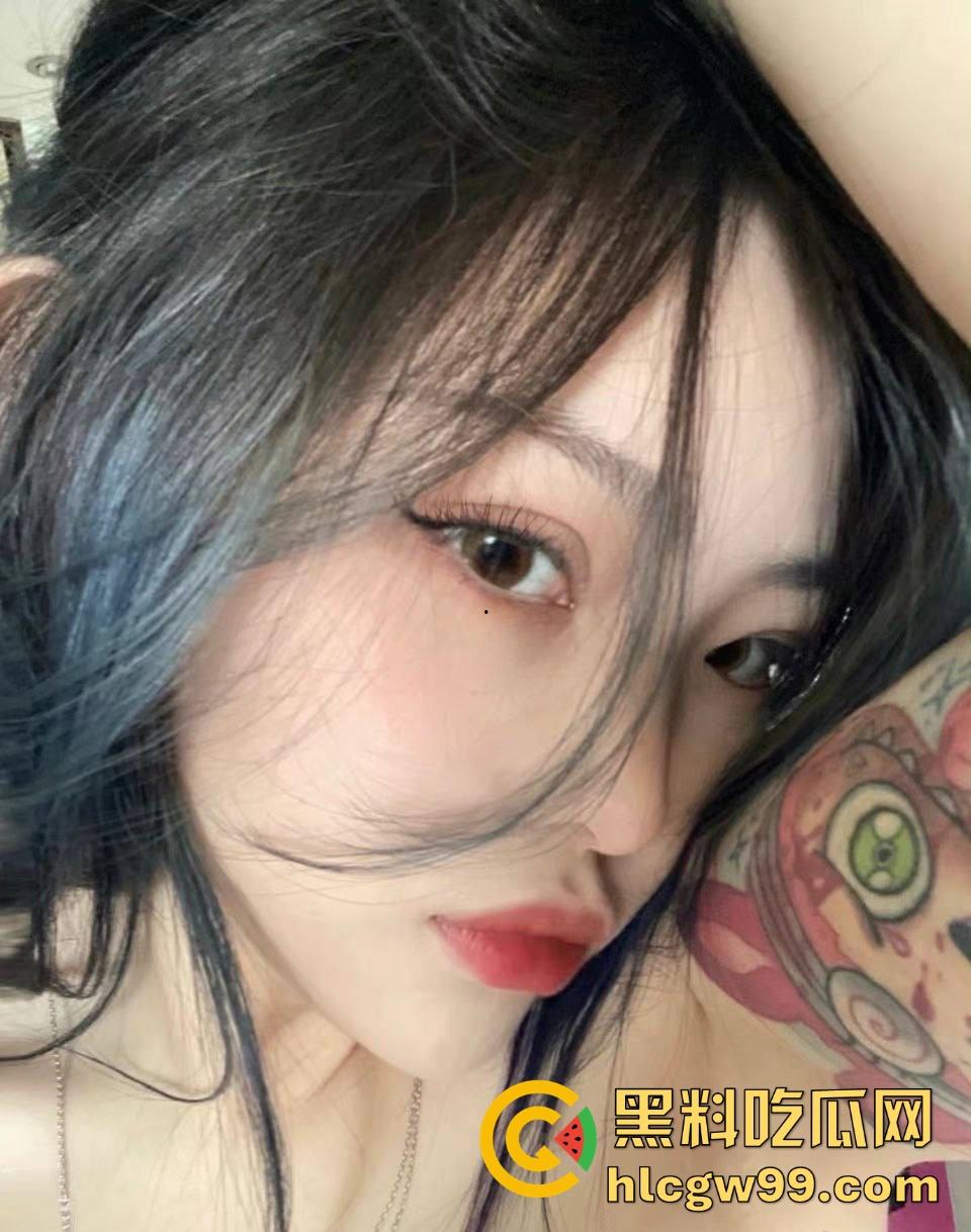 广西极品精神小妹【田田】跪舔深喉被操哭,白嫩小穴被男友后入猛干,掐脖爆操粉嫩白虎穴被狂怼到翻白眼!-2