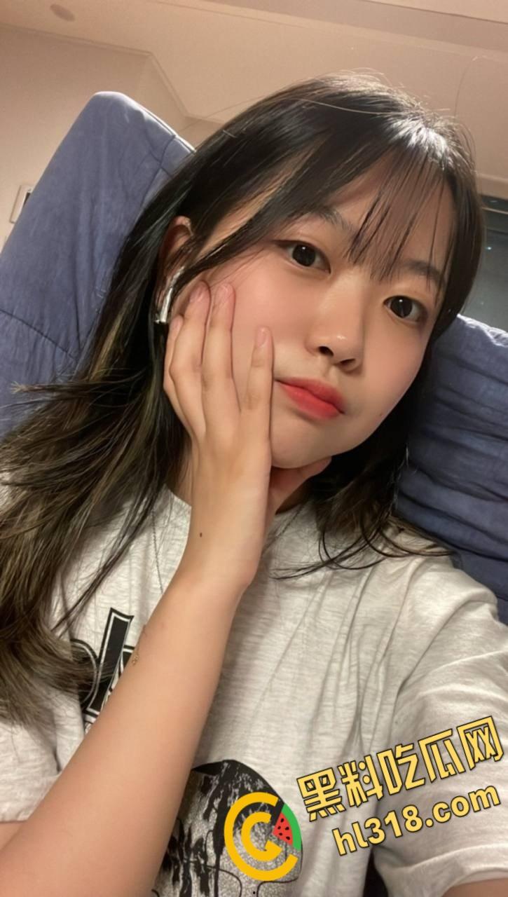 韩国极品女大学生【梨花江】,中国旅游乱情记,与多名男子激情口交,后入狂插骚逼内射 !-5