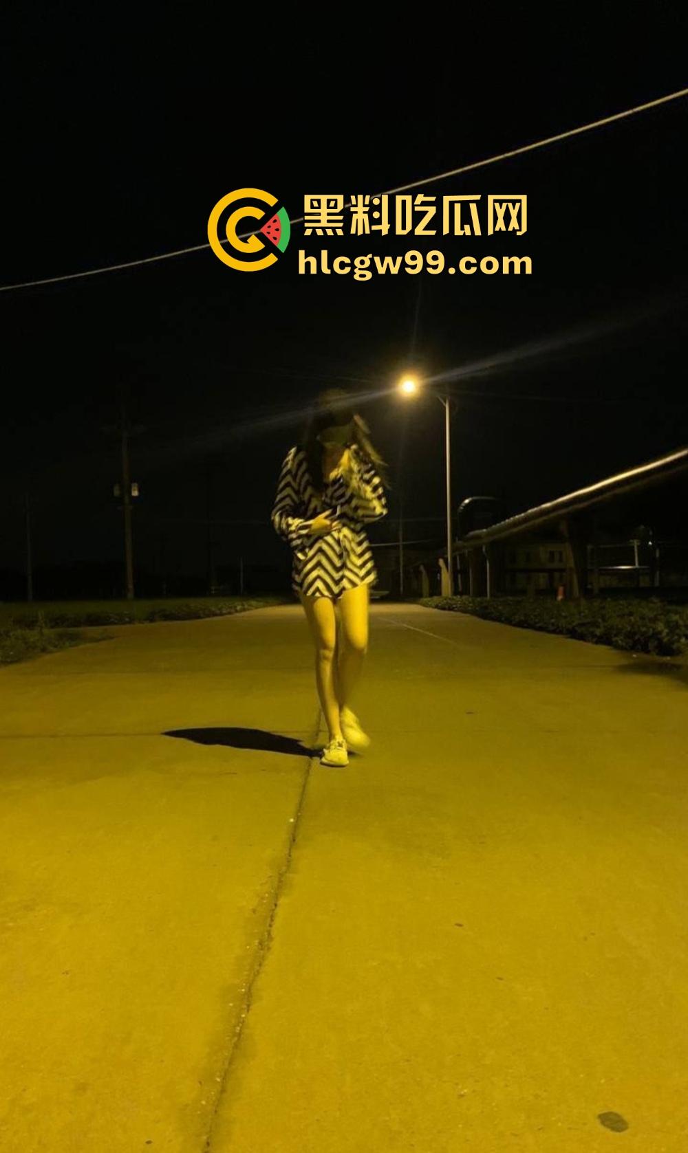 长沙炮神狂扫小淫妇，奥迪A6一开一路收割淫乱小婊子，身材爆炸的性瘾骚货，淫乱私拍流出百人斩目标稳了！-4