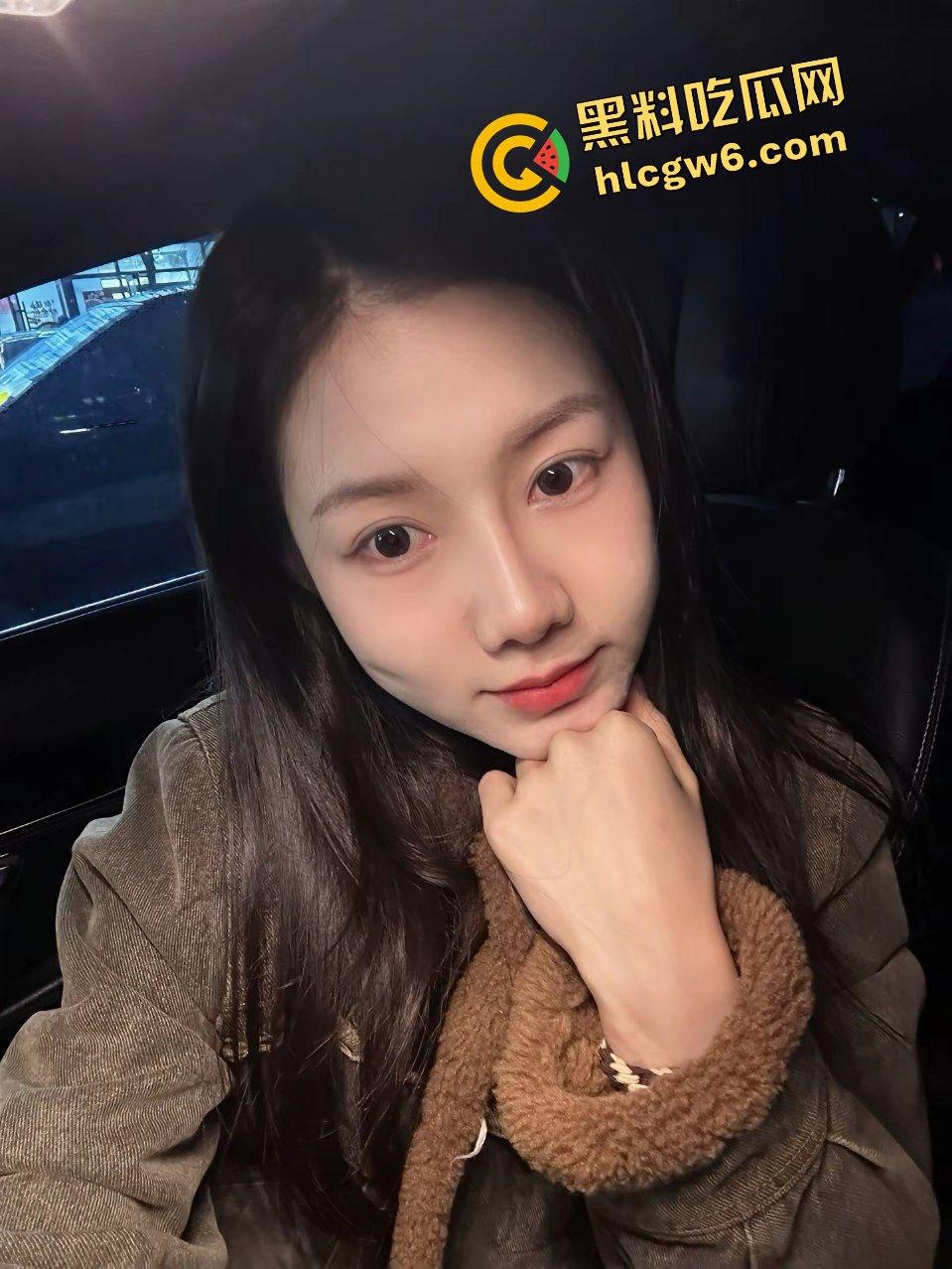 山东潍坊反差母狗社会小少妇『邓慧』寂寞饥渴喊闺蜜约炮大哥 酒店开房双飞激情！原创独家流出！-2