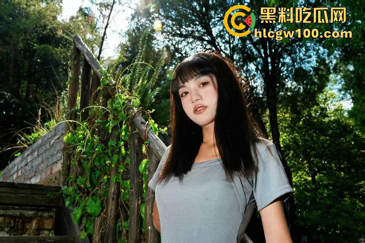 长沙大专嫩妹『罗诗琪』骚出花1万块包养活好不黏人,7分钟速推口技舔到麻,口交深喉舔到飞起大哥直接喊值!-2