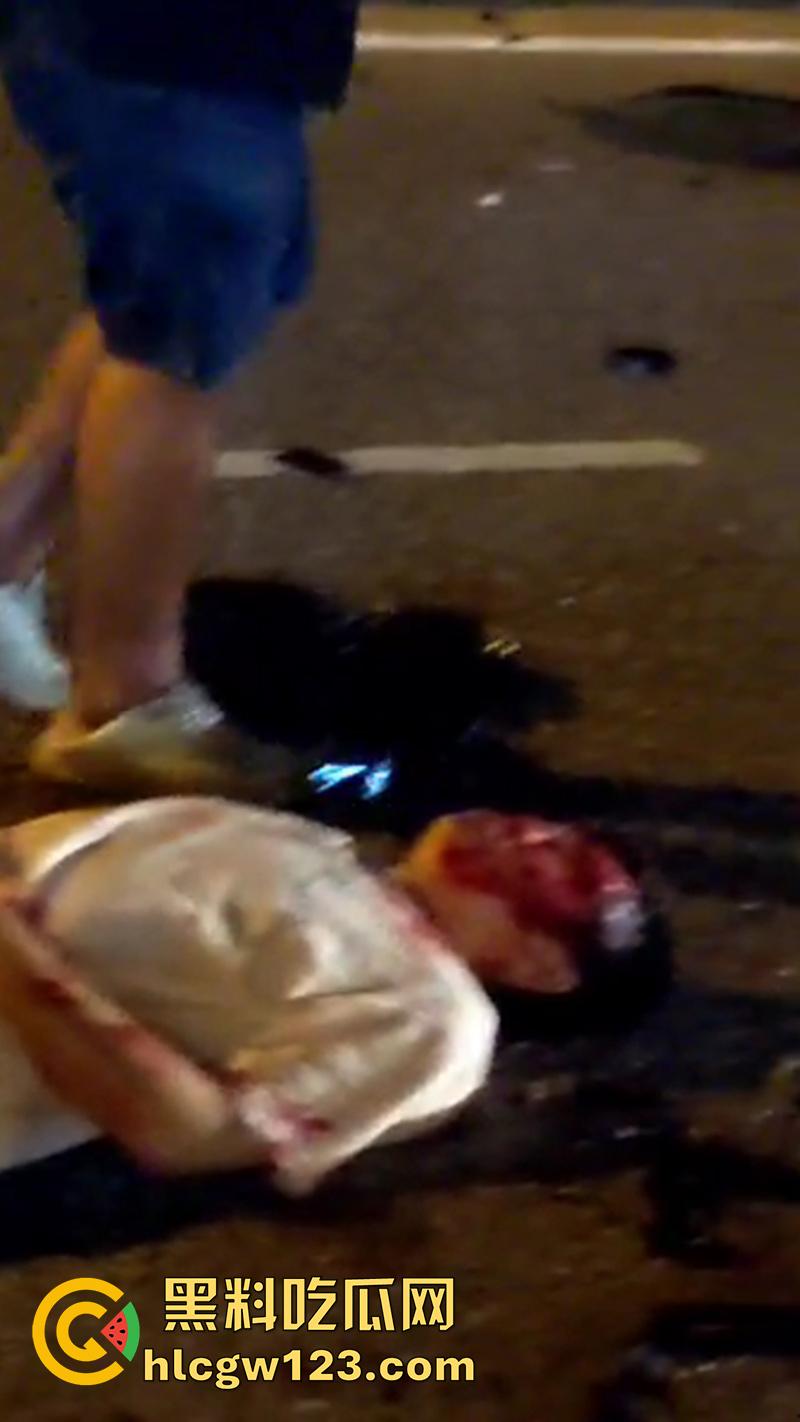 马来西亚血腥车祸现场,华裔驾车相撞导致2死4伤,现场血肉模糊胆小者勿入,现场画面流出!-4