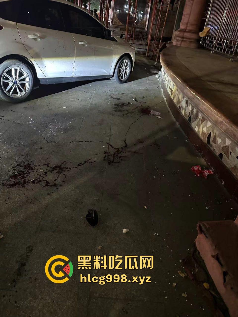 潮阳棉城精神小伙街头斗殴!马刀上手,砍到手臂当场飞掉!-6