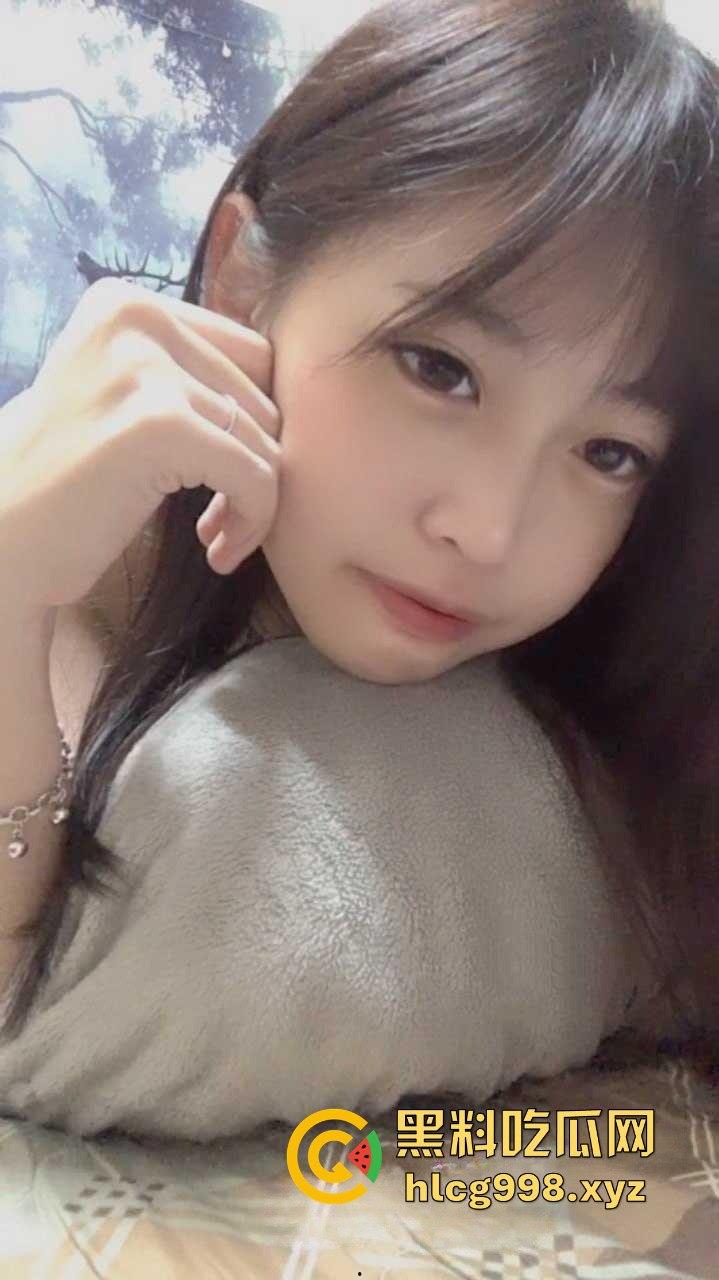 沈阳医科大学超骚大二学妹【李冬梅】全裸自慰视频外流！男友是绿毛龟，极品小姐姐就这么被共享了！-4