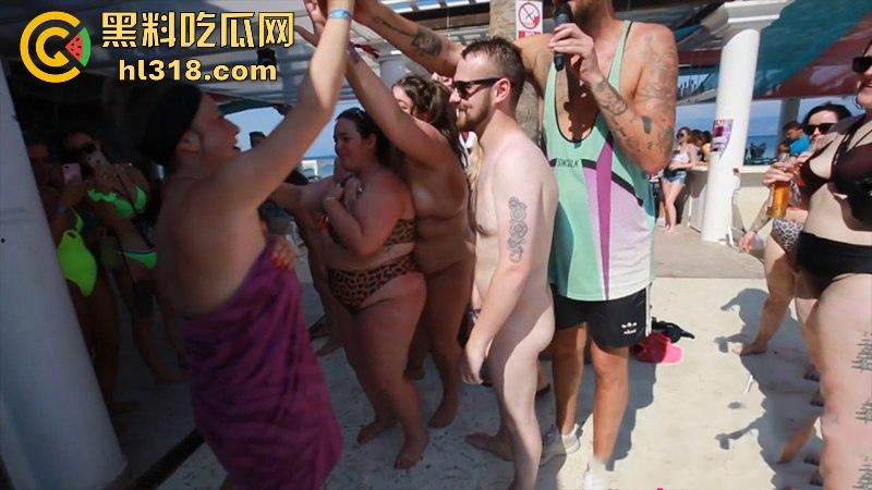 真正的欧美泳池派对狂欢视频,俊男靓女玩各种性爱小游戏,各色诱人酮体尽收眼底,国外就开放!-2