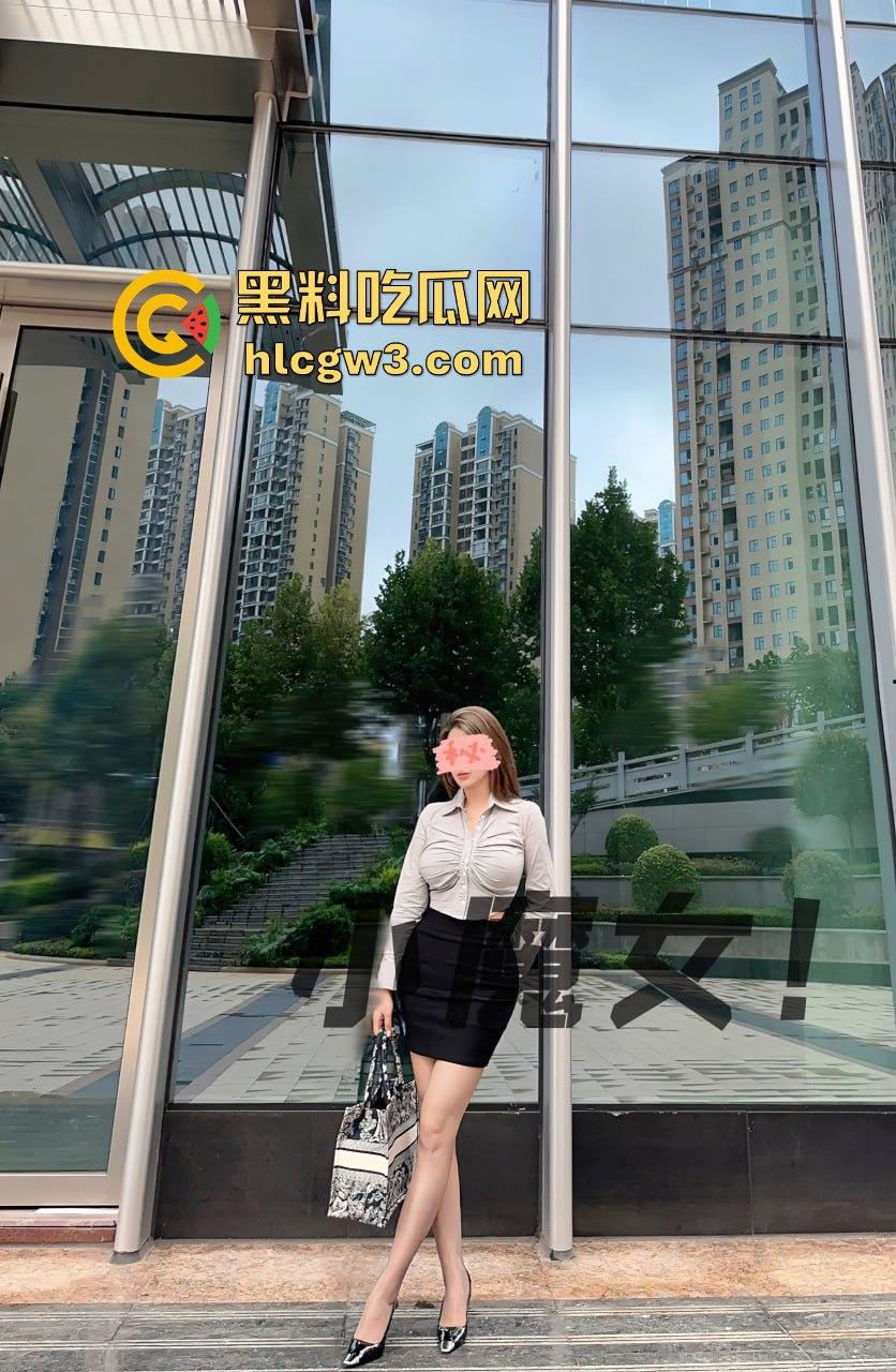 广州性感女神【小魔女】震撼出场,大长腿商务外围女,群P淫乱盛宴,富哥专属精盆!-14