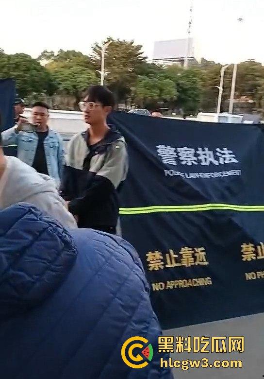顺德梁球锯职业学校学生跳河自杀,校方没收手机逼出人命!母亲校门口哭到休克,学校冷血旁观!-9