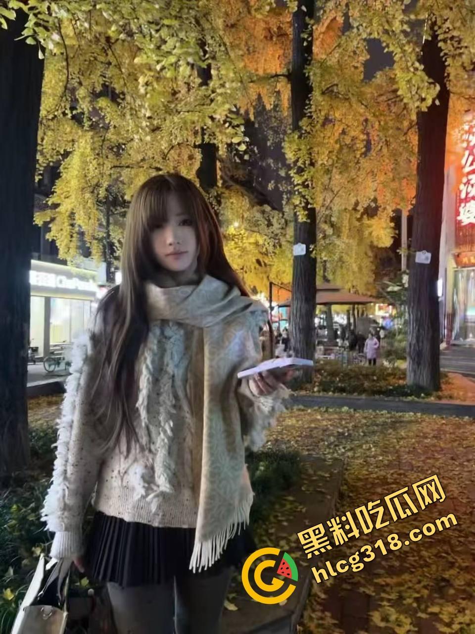 哺乳期骚娘们干起来才叫带劲,奶子又大又软,边插边薅奶头奶水猛喷,操完还得吸两口真他妈解渴!-5