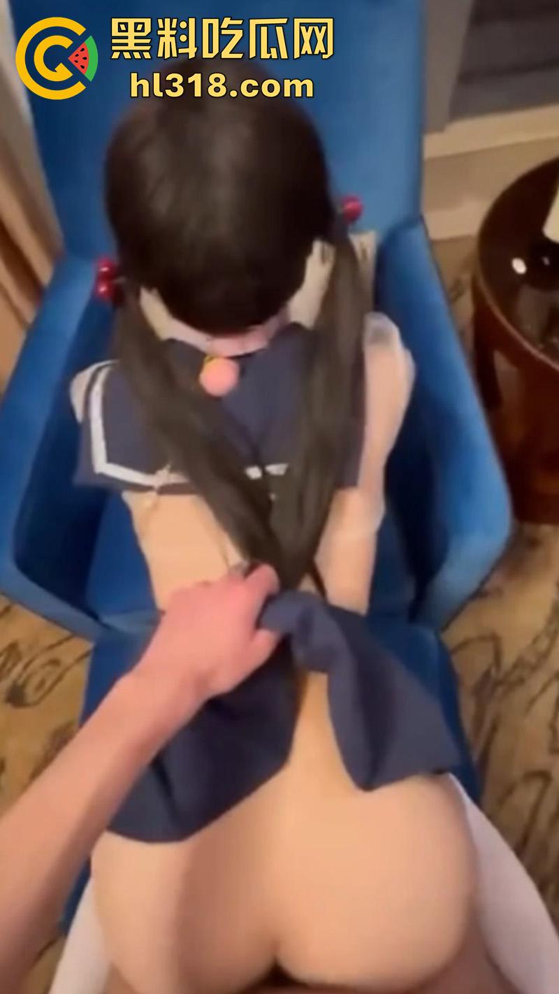 约炮172cm极品萝莉，肌肤如牛奶般白嫩，美乳硕大蜜桃臀饱满，小穴粉嫩无毛，这波的确是羡慕了啊！-6