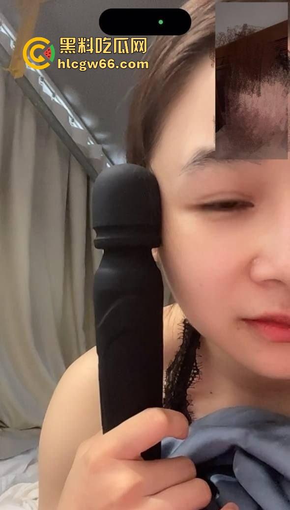 湖南极品健身少妇 【吴侨雯】绿帽老公常年在外 淫妻在家与网友裸聊自慰 成熟的女人太会诱惑人!-8