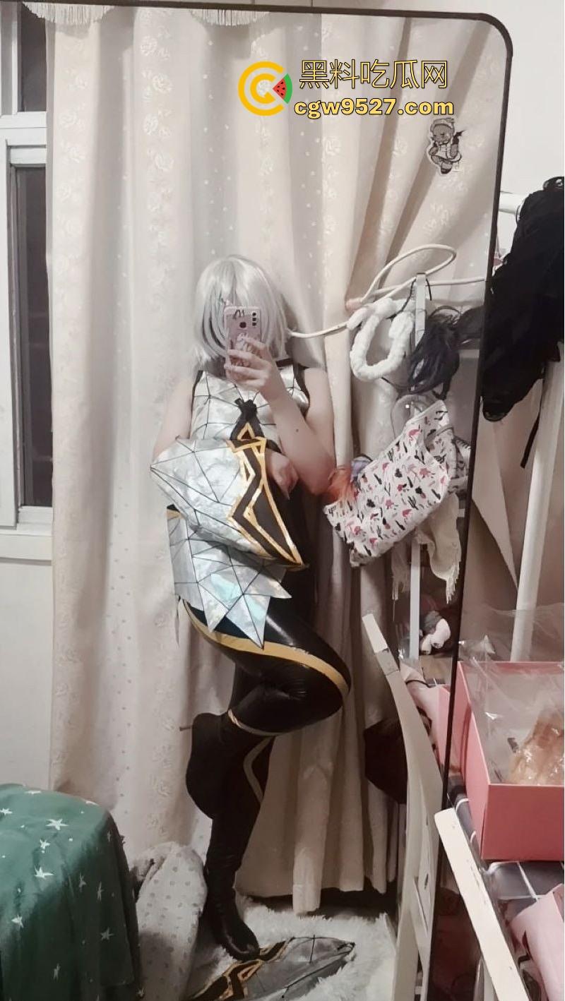 福利姬【沐沐酱】Cos王者荣耀东方镜原皮,嫩穴在镜头前肆意展示,完美还原角色魅惑气质跟奶子!-1