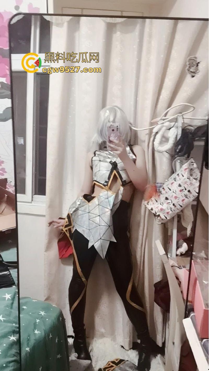 福利姬【沐沐酱】Cos王者荣耀东方镜原皮,嫩穴在镜头前肆意展示,完美还原角色魅惑气质跟奶子!-2