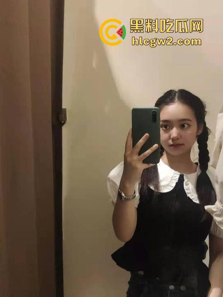 长沙理工学妹【钟语嫣】露脸自拍流出，清纯外表掩不住闷骚榨汁机，后入翘臀爽到爆！-2