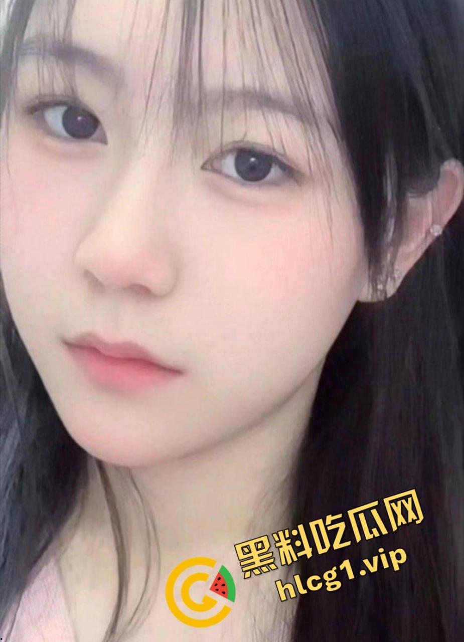 四川成都KTV陪酒小公主『范若琪』被客人绑成母狗用手指强奸 甜美少女在KTV沦为玩物-1