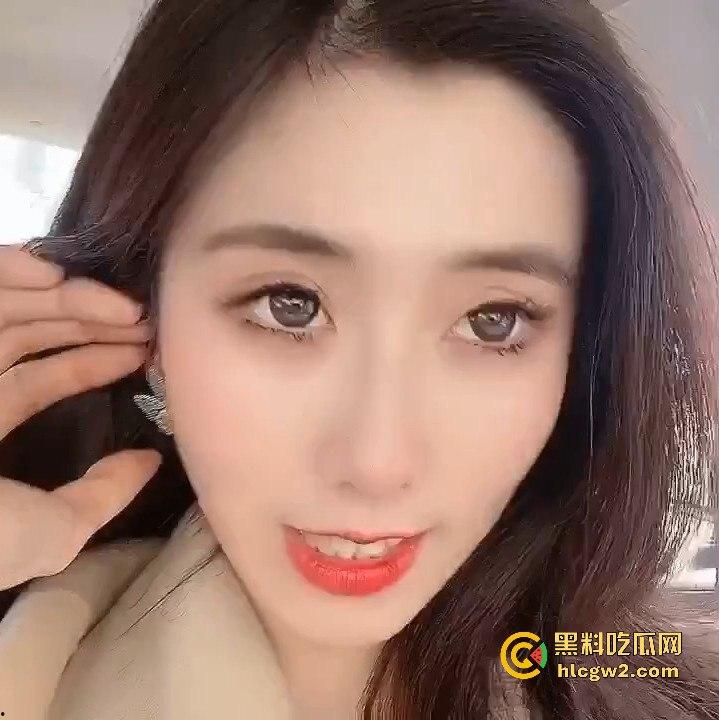 邂逅广西披萨店巨乳正妹【赵雪菲】!大到爆炸的罩杯 这样的身材还卖披萨?不如直接吃了她这个小夹子!-2