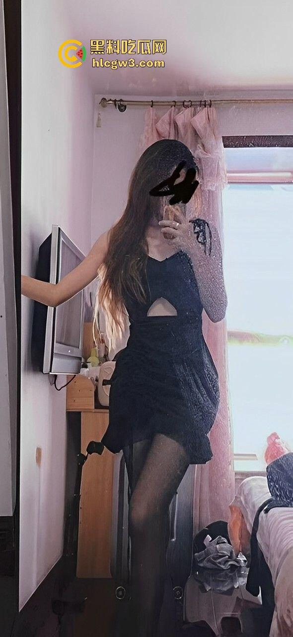 河南新乡师范学校『李梦瑶』极品身材美少女被渣男拍成母狗，啪啪视频流出，骚味隔屏炸裂！-10