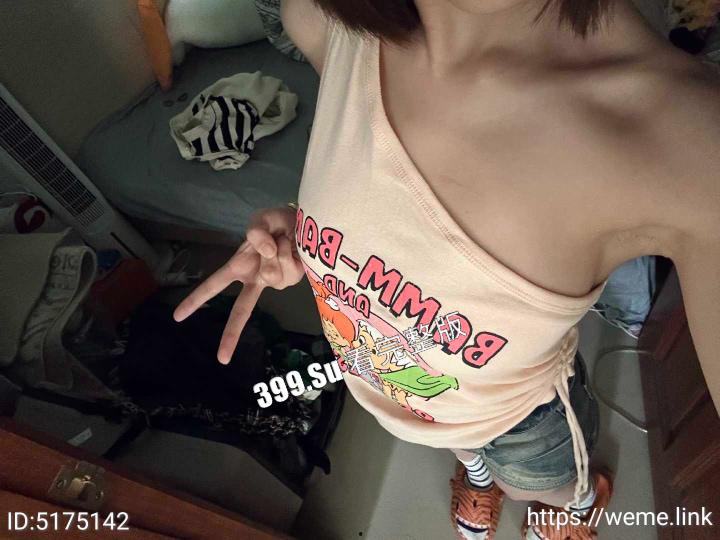 抖音200万粉 #VC #vickyyyii 舞蹈区搞笑博主的微密圈付费内容 没想到抖音里经常出现家人 也抵不住金钱的诱惑开始卖骚了-14