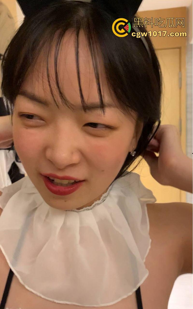 浙江工商学院风骚尤物【李雯雯】翘臀高撅,粉嫩紧穴迎接男友无套巨根,直捣深处猛烈抽插,OL白领床上尽显淫荡!-4