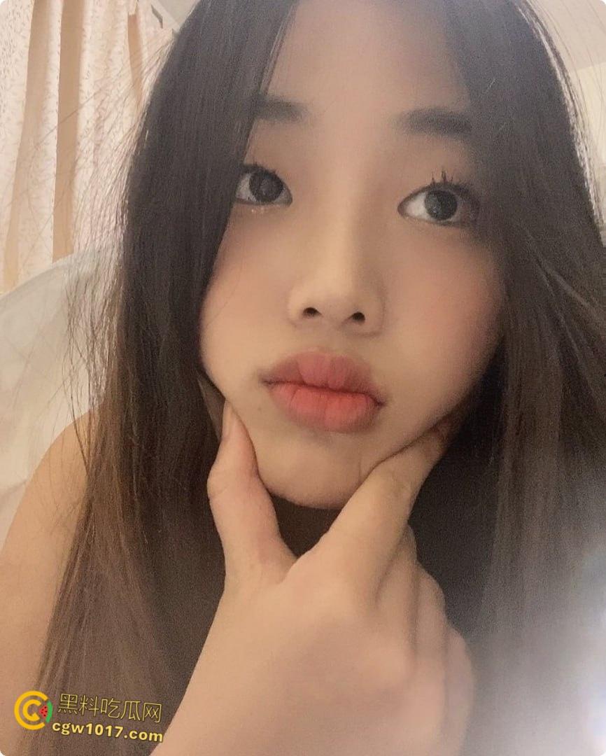 韩国极品网红美女【yunseo】,金主定制视频流出,jk制服全裸露出自慰诱惑,水晶肉棒玩弄淫态尽显 !-2