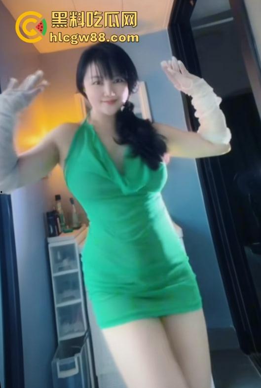 湖北抖音【猫咪老师】熟妇主播化身性感小野猫,一个私人飞机就开腾讯会议室湿欲私播,没声也够骚!-9