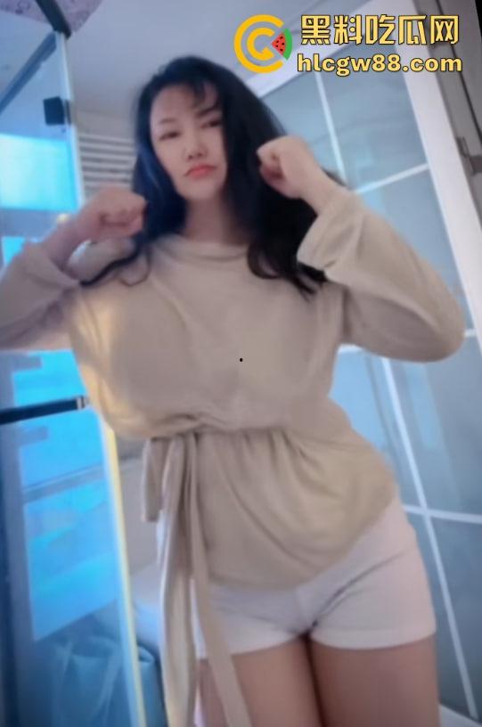 湖北抖音【猫咪老师】熟妇主播化身性感小野猫,一个私人飞机就开腾讯会议室湿欲私播,没声也够骚!-14