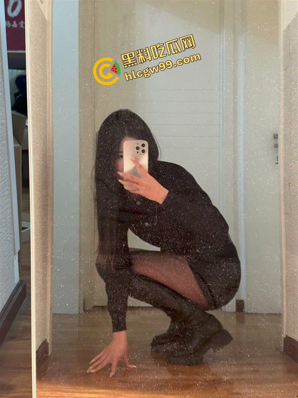 抖音抽象黑丝JK妹骚逼【绝情猛女雯】玩抽象玩到大哥胯下当母狗,穿各种情趣丝袜淫荡打炮!惨遭外泄独家曝光!-4