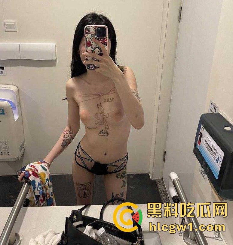 上海师范大学舞蹈生【徐雪柔】私拍流出！全身纹身反差御姐，地铁大胆露出火辣至极！-15