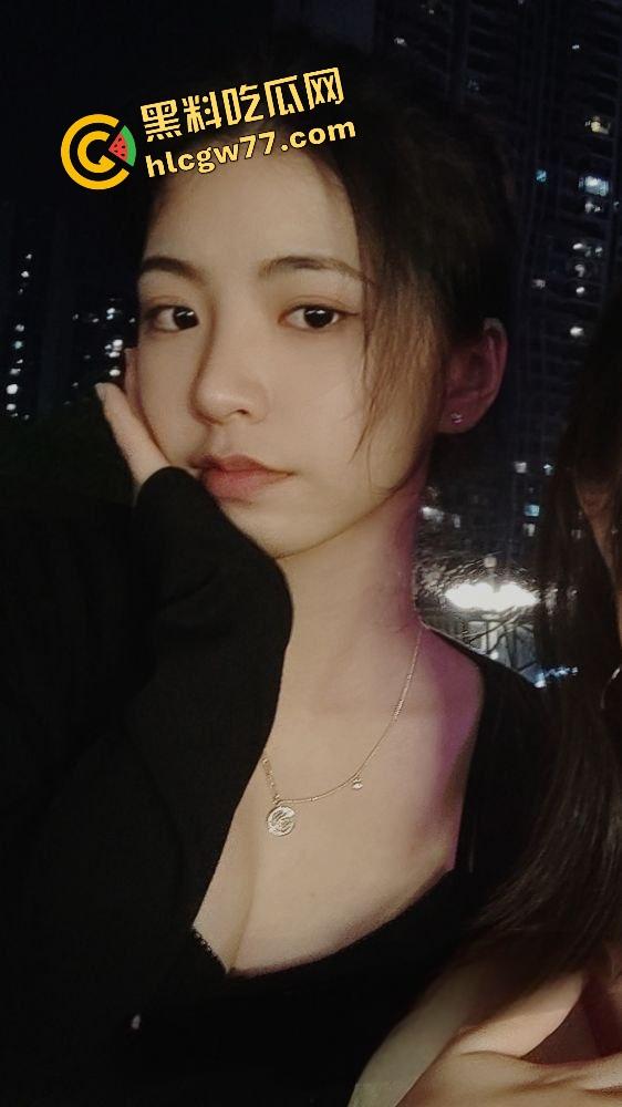 南宁甜美女老师【柳林依】白天教书育人,晚上换粉嫩穿搭被炮友操到嗷嗷叫,反差骚货天花板!-1