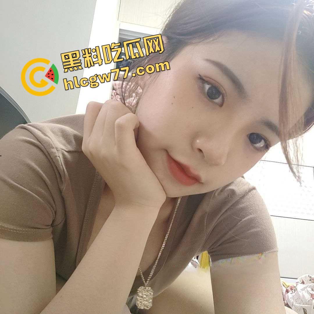 南宁甜美女老师【柳林依】白天教书育人,晚上换粉嫩穿搭被炮友操到嗷嗷叫,反差骚货天花板!-4