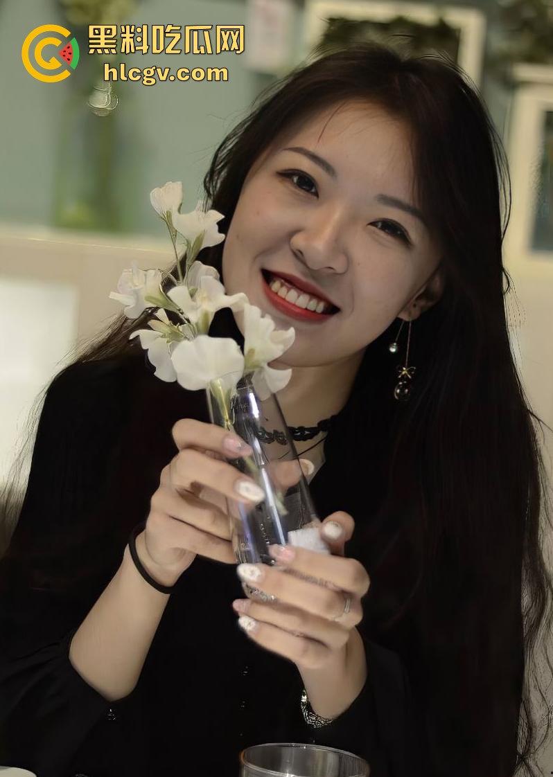 天津少妇【曾萱】被金主包养,变态老板羞辱虐待,黑木耳被玩到喝尿,视频曝光震惊众人!-6