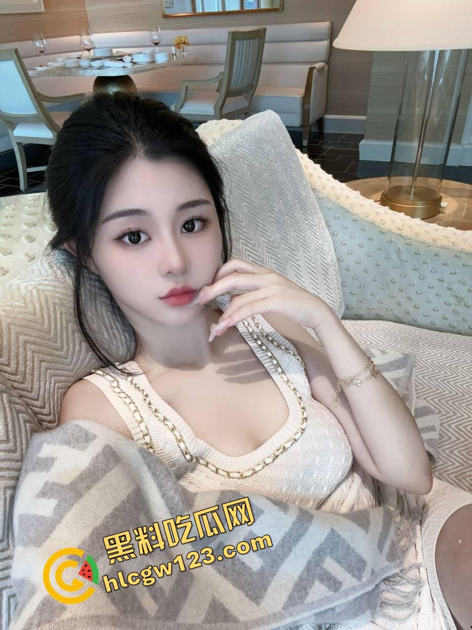 杜蕾斯YYDS,女主播直播授课教你精准插入,卖套顺便上插入技巧教学,全程不提套但句句不离套!-7