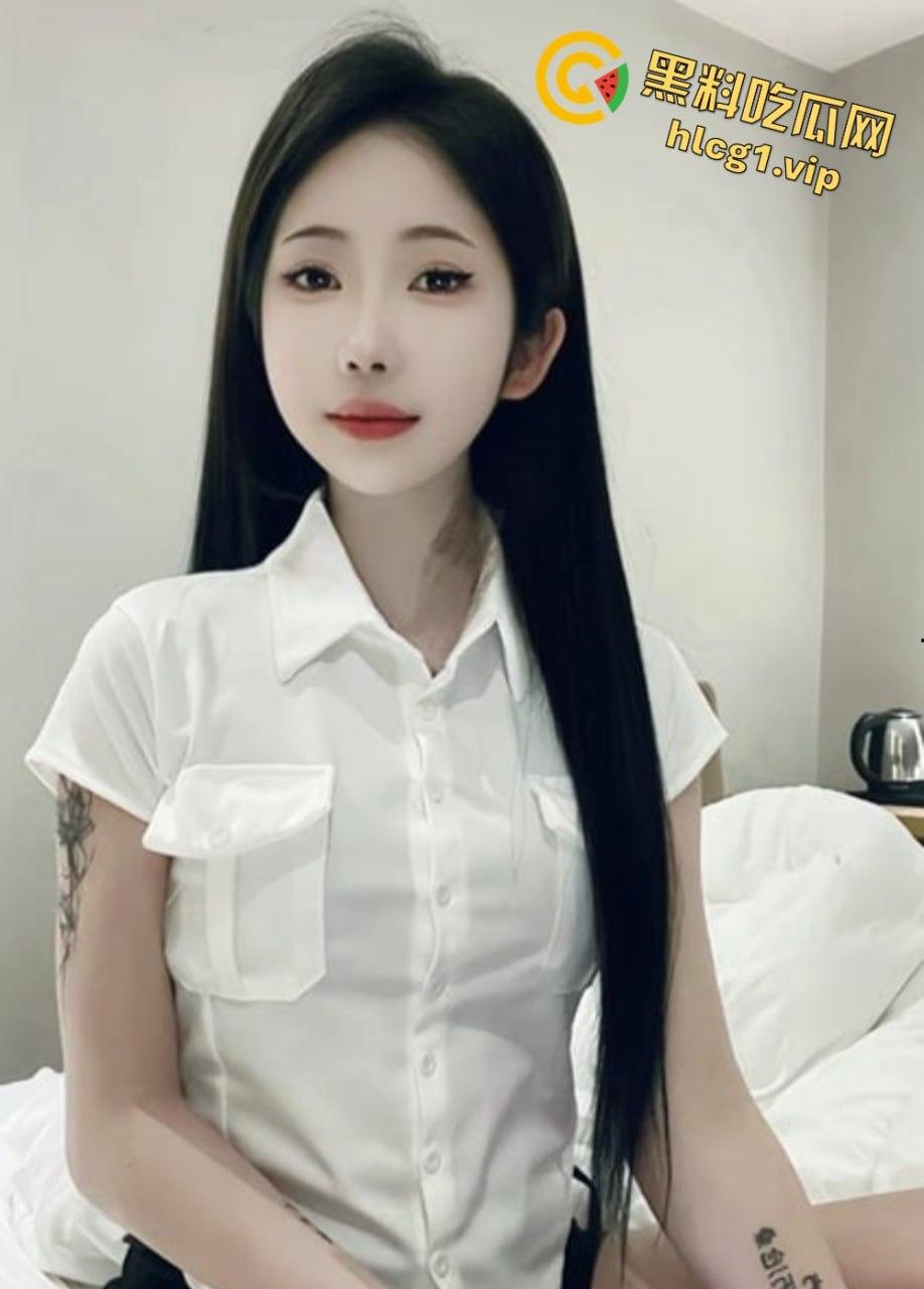 快手PK战惊现劲爆一幕!『万重山』力压『高冷小美』,惩罚环节竟然蕾丝内裤微露逼毛-7