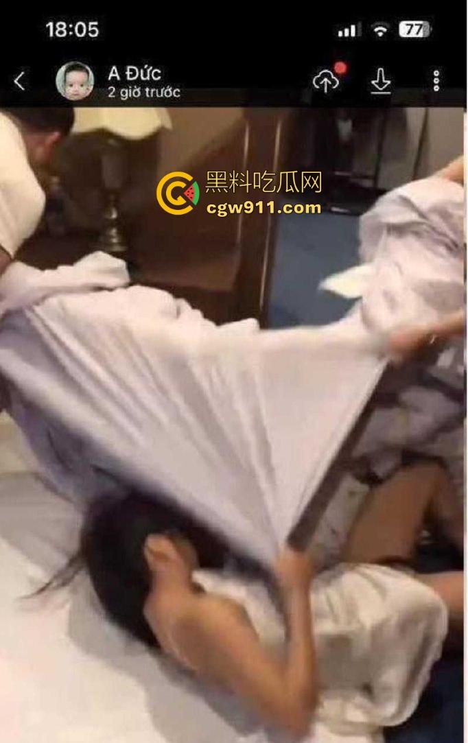 泰国榴莲富豪家门丑闻,儿子出轨后重金悬赏小三,得3万泰铢仅需一巴掌,折合人民币6500多元!-3