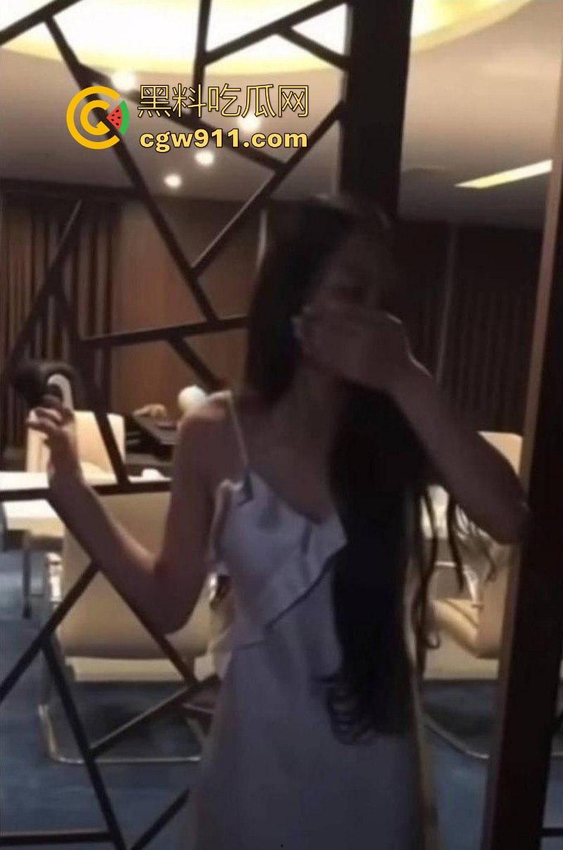 泰国榴莲富豪家门丑闻,儿子出轨后重金悬赏小三,得3万泰铢仅需一巴掌,折合人民币6500多元!-4