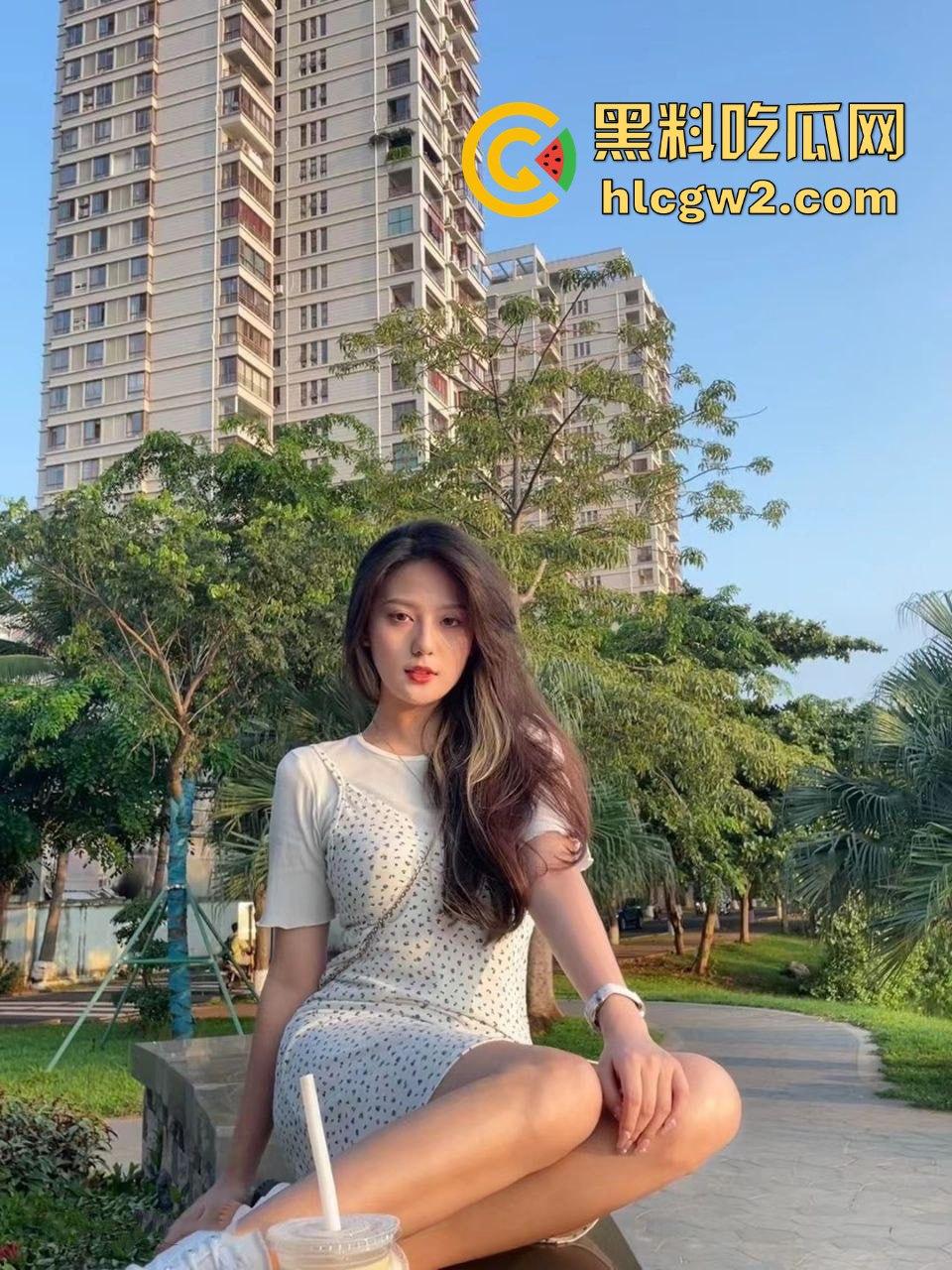 身材爆表的广州钢琴老师『邱子怡』,钢琴弹得好,口技绝活更让人上头!来看看她是如何让人欲罢不能的!-1