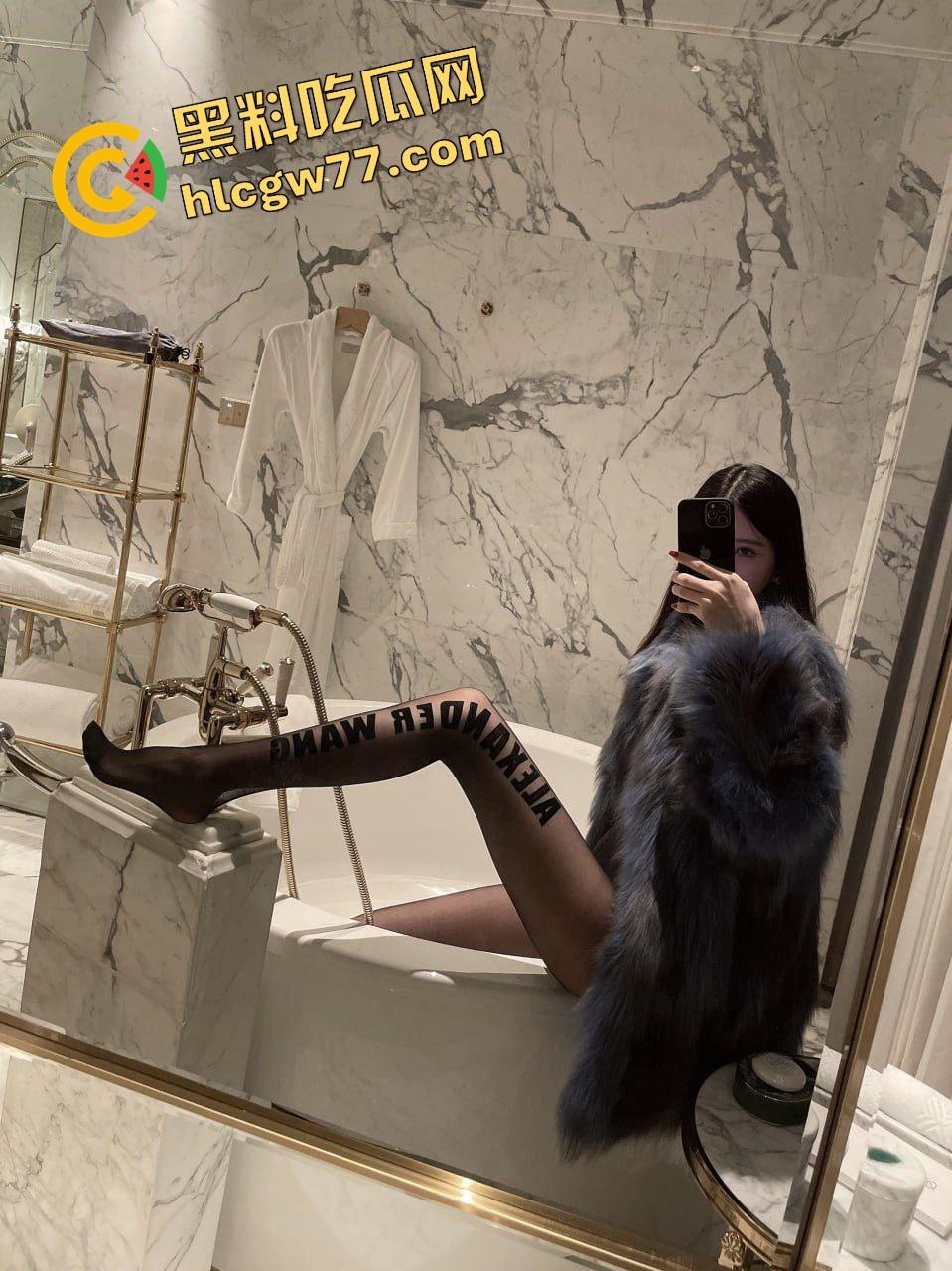 厦门航空空姐【宁夏】私拍流出，深喉口交爽炸，后入啪啪奶子狂甩，高潮内射射到腿软！-16