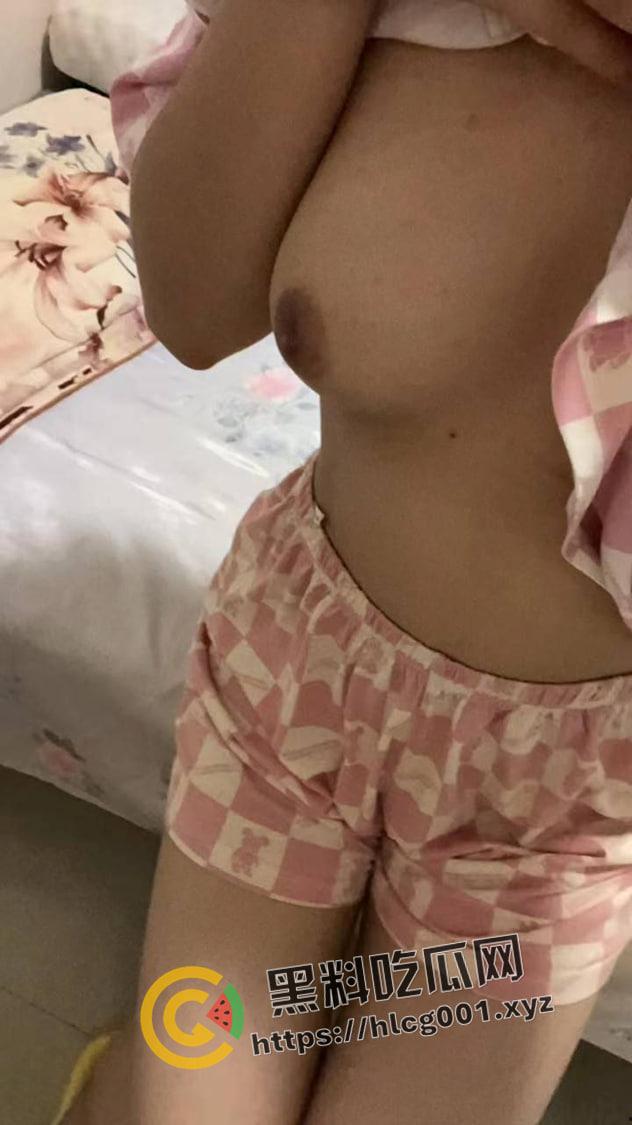 广东反差高中生的破处计划!这大黑逼没少自慰 渴望真正的被男人插入 十几年的禁欲 这不得把人吃了-7