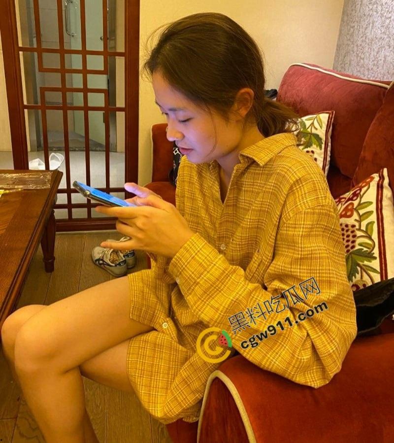 天津大学生【胡玉珊】被渣男金主春药爆操,清纯素颜高潮痉挛,粉嫩小穴被无套爆操,痛并快乐享受横冲直撞-1