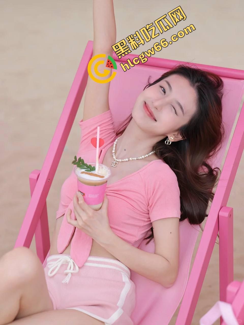 渭南校花『林缪缪』一条狗的自我修养,给金主舔鸡巴舔到呕,被捅完还说谢谢主人的精液!-1