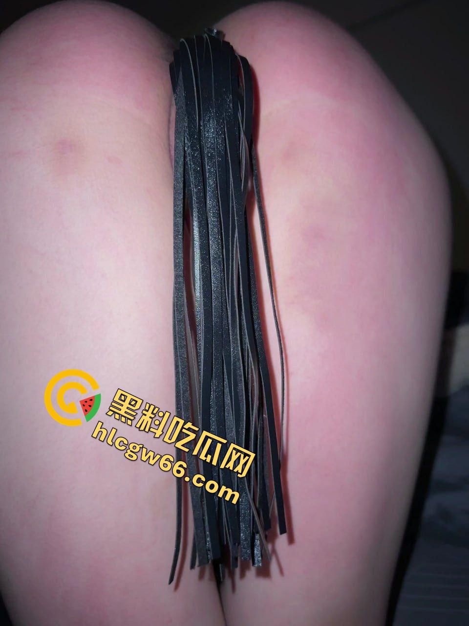 渭南校花『林缪缪』一条狗的自我修养,给金主舔鸡巴舔到呕,被捅完还说谢谢主人的精液!-12