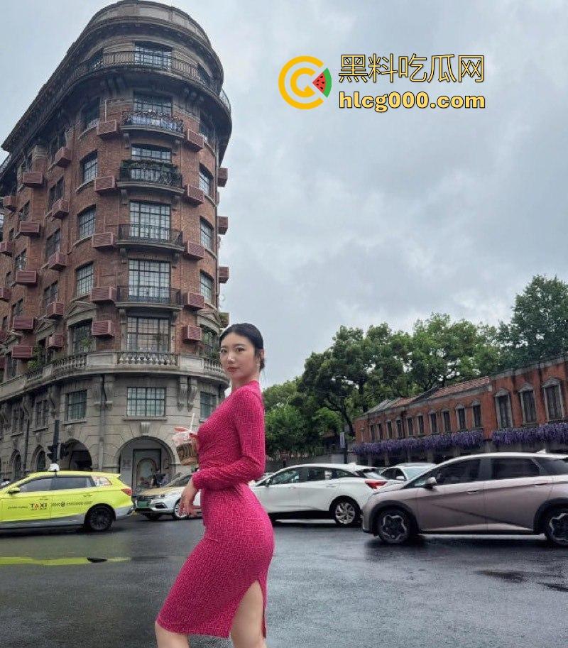 抖音健身网红【美式加满】极品身材御姐，各种情趣装骚舞诱惑，极致的肥奶翘臀，鸡巴看了直喷！-4